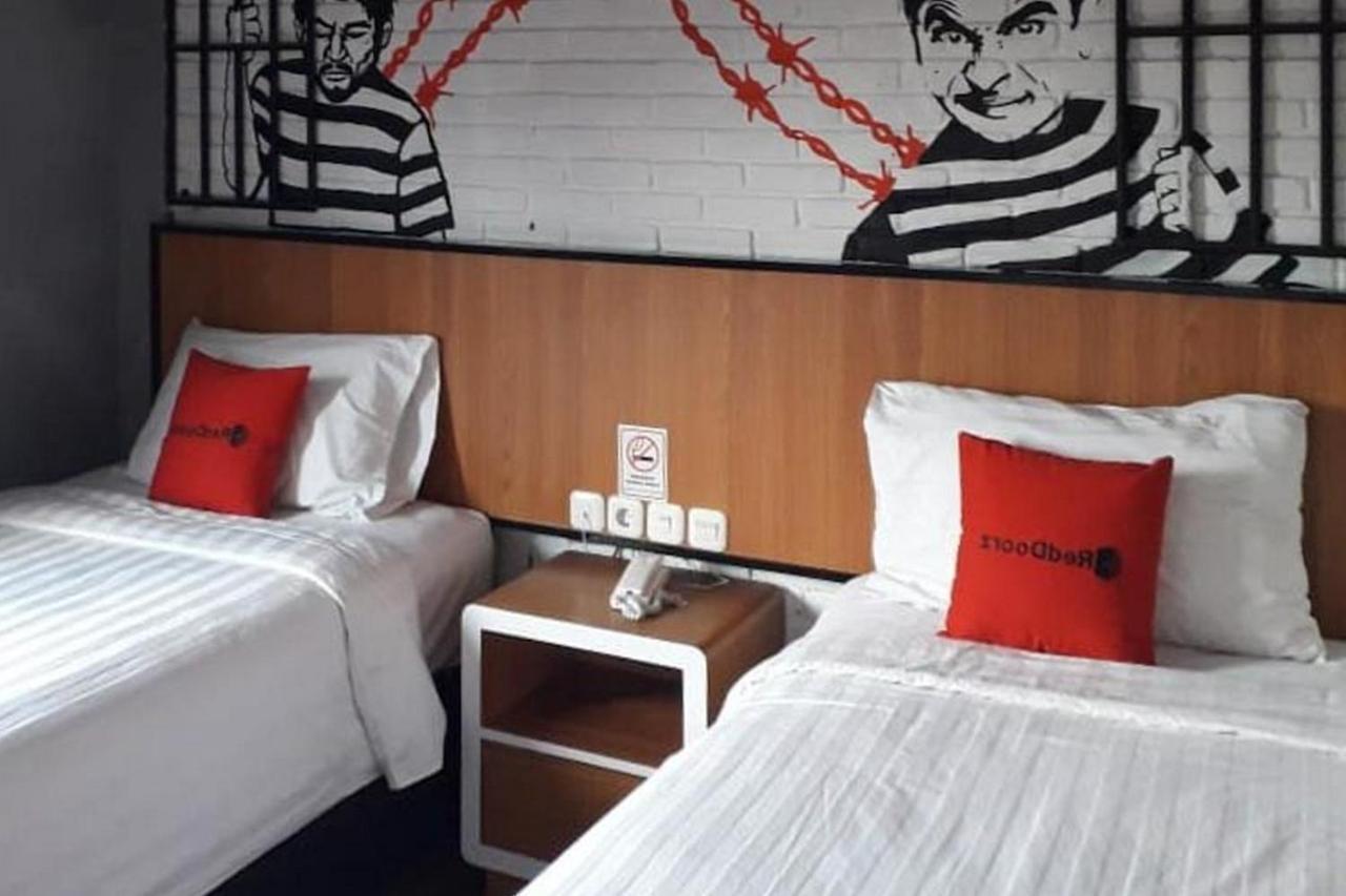 Reddoorz Plus @ Doorman Guest House Bandung Eksteriør bilde