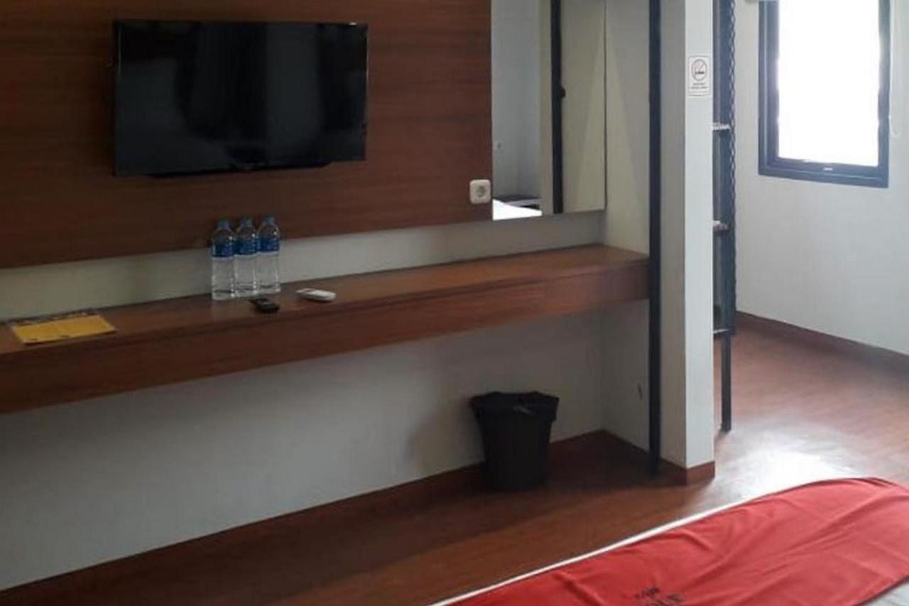 Reddoorz Plus @ Doorman Guest House Bandung Eksteriør bilde